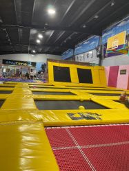 -飞跃蹦床乐园(南山科技园店)