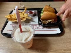 -The Habit Burger Grill 哈比特汉堡(复兴soho店)