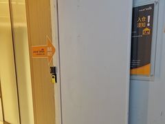 -安东易迷你仓自助寄存仓库(淞虹路店)