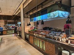 -广州万富希尔顿酒店·感趣自助餐厅·金秋蟹宴生蚝海鲜刺身烧烤