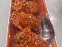 鸭蛋黄狮子头-梅飞酒家(名辉豪庭店)