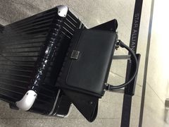 iphone_upload_pic-Rimowa(玛丽恩广场店)