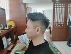 -尼特斯男士发型馆