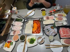 -海底捞火锅(曹安公路店)