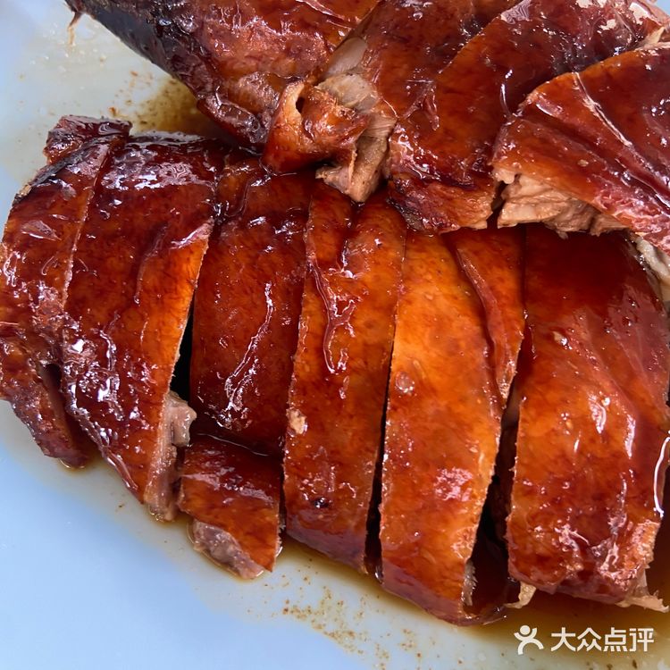 烧鸭和白切鸡很好吃！