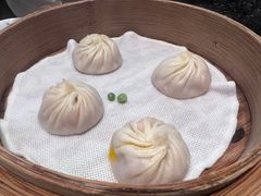 蟹粉鲜肉小笼包-桂满陇·手作小笼包&江南叫花鸡(中山公园店)