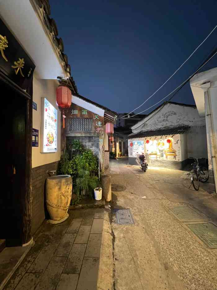 sps7 轻食-"一家小小的店,开在网红街东风巷,对面就是.