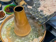 -洞庭洲·防空洞火锅·烧烤·铜锅涮肉(新百广场店)