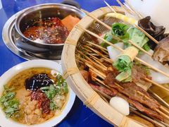-马路边边串串香形象店(磐石路店)