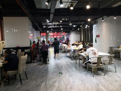 大堂-凤凰路何眼镜香辣蟹(花果园店)