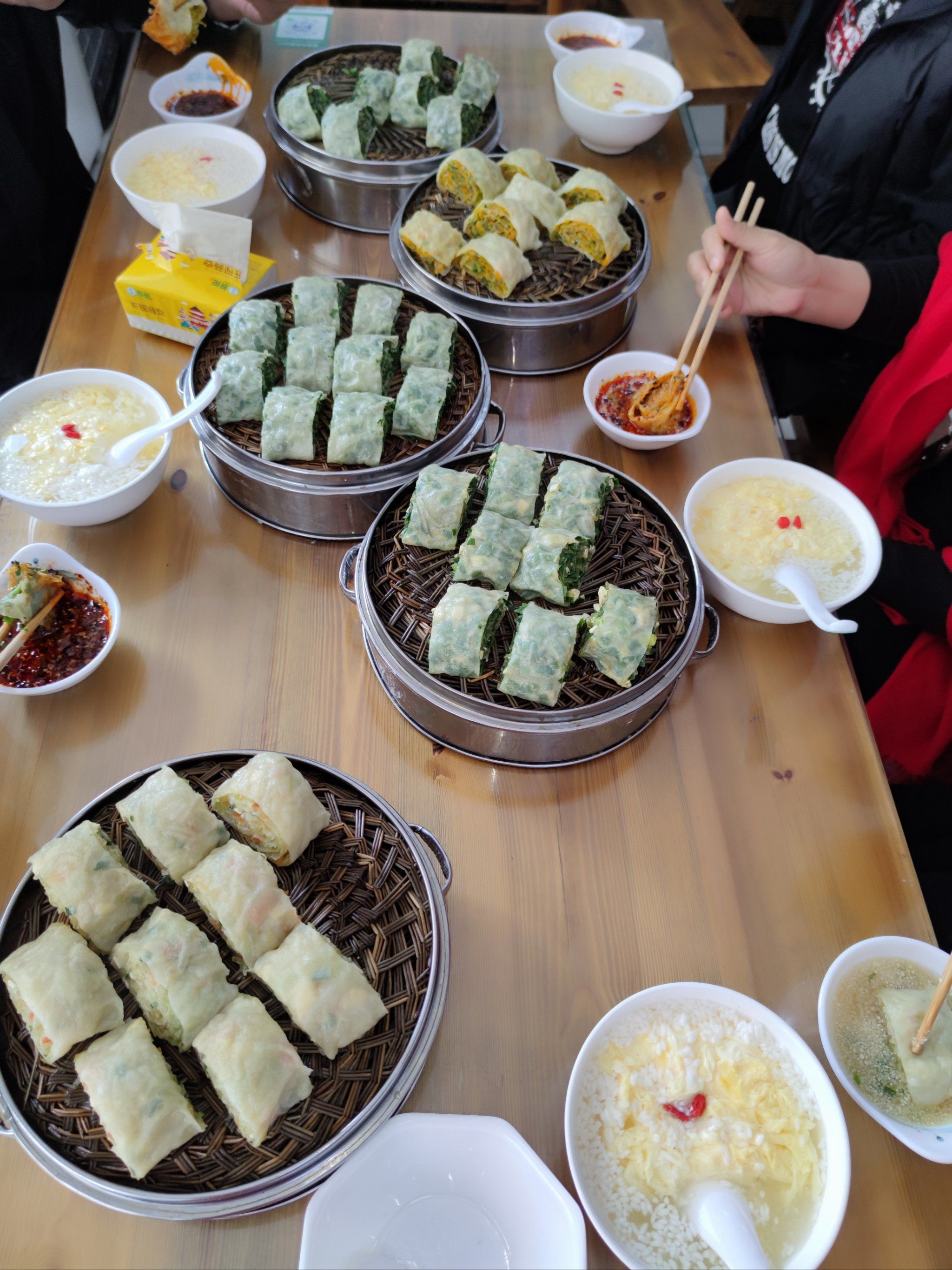 姐妹孜卷,现在叫蒸花孜卷,这是一个老店,做法非常成熟