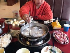 -老石黑山羊毛驴肉火锅(金凯广场店)