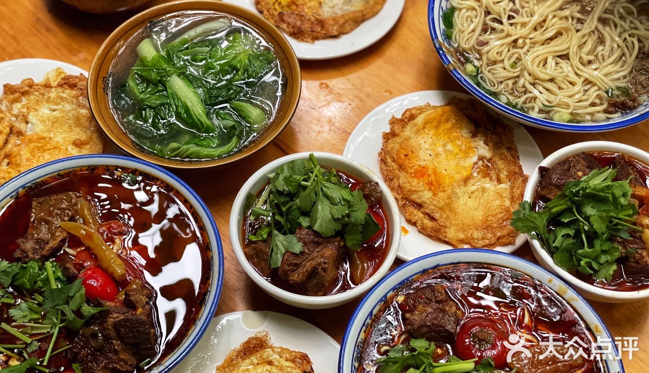 隐藏在舞蹈学院门口的牛肉面