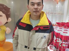 -咻啵翔翔零食基地(万达广场店)