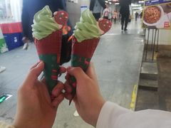 位于车公庙地铁站的麦当劳甜品站-麦当劳(海岸城店)
