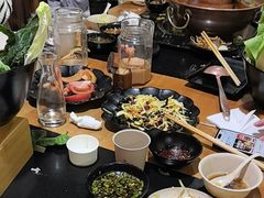 -果松木炭酸菜铜火锅·外婆参鸡汤