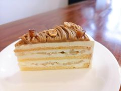 洋梨甘栗奶油蛋糕-black rainbow coffee
