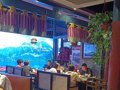 -老牌坊云南鱼豆花火锅(哈西万达店)