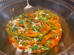 -山河屯铁锅炖·非遗东北菜(南山店)