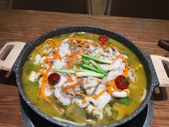 老坛酸菜鱼-山城外·非遗酸菜鱼(财富中心店)