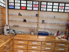 -豪门视光·星趣控·蔡司依视路眼镜代理商(中央大街店)