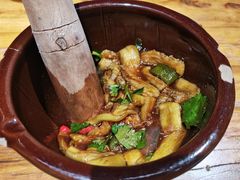 烧椒擂茄子-老滇山寨•云南特色菜•地方菜•民族风情歌舞表演(金碧店)