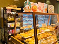 面包甜点陈列柜-多乐之日(华贸天地店)