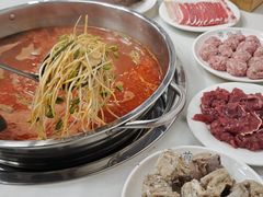 -苗伯妈酸汤火锅