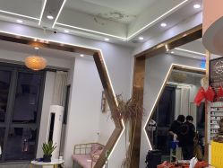 -V8潮牌·接发烫染连锁