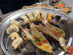 -围炉肉舍•炭烤活鳗•丹东海鲜烤肉(步行街店)