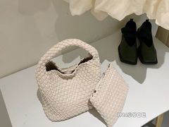 -浙江华贸鞋业服饰城