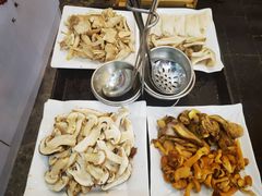 -蘑统田下·野生菌火锅