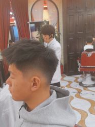 -东方先生国潮男士理发馆