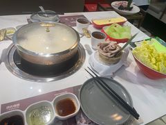 -洪氏嗨捞·广东猪肚鸡·椰子鸡火锅(西咸万象城店)