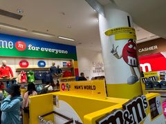 -m豆巧克力世界(上海世茂广场店)