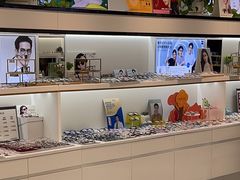 -J-Optical佳视明眼镜·蔡司视觉(青岛金茂览秀城店)