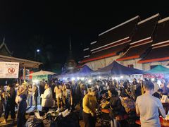 -周日夜市