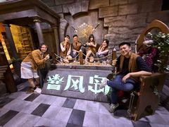 -暴风岛沉浸式体验馆(百联世纪店)