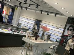 -宏宇眼镜蔡司依视路折扣店(兆佳眼镜城店)