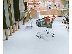 -中百仓储超市有限公司(越秀星汇维港店)