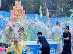 -七彩云南欢乐世界