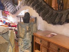 -老牌坊云南鱼豆花火锅(爱建店)