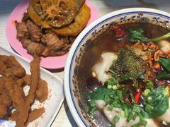 -爆炸头阿姨小四川正宗川味小吃(无任何分店)