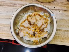叉烧米粉-螺满地螺丝粉
