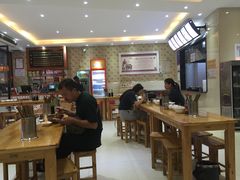 大堂-遵义虾子张六羊肉粉(金码头店)