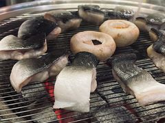 口蘑-围炉肉舍•炭烤活鳗•丹东海鲜烤肉(步行街店)