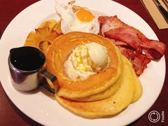 -Pancakes on the rocks(Darling Harbour)