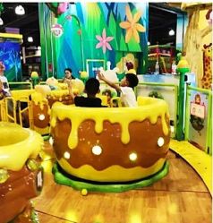-维佳童话镇演出现场(徐东店)