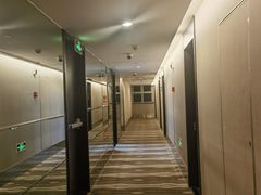 -桔子酒店(上海西藏北路地铁站店)