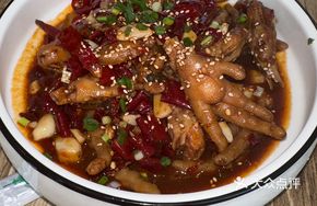 Spicy Stir-Fried Chicken Feet with Ginger Strips